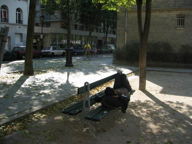 ... ou la sieste sur un banc !