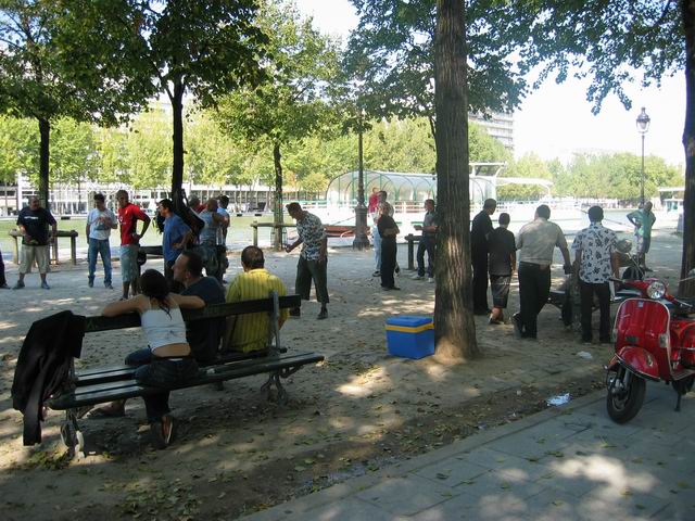 une autre partie de boules... il y a du monde !